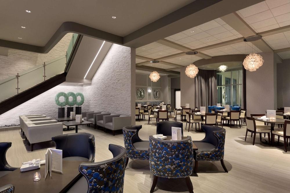 Embassy Suites By Hilton Kansas City Олатей Екстериор снимка