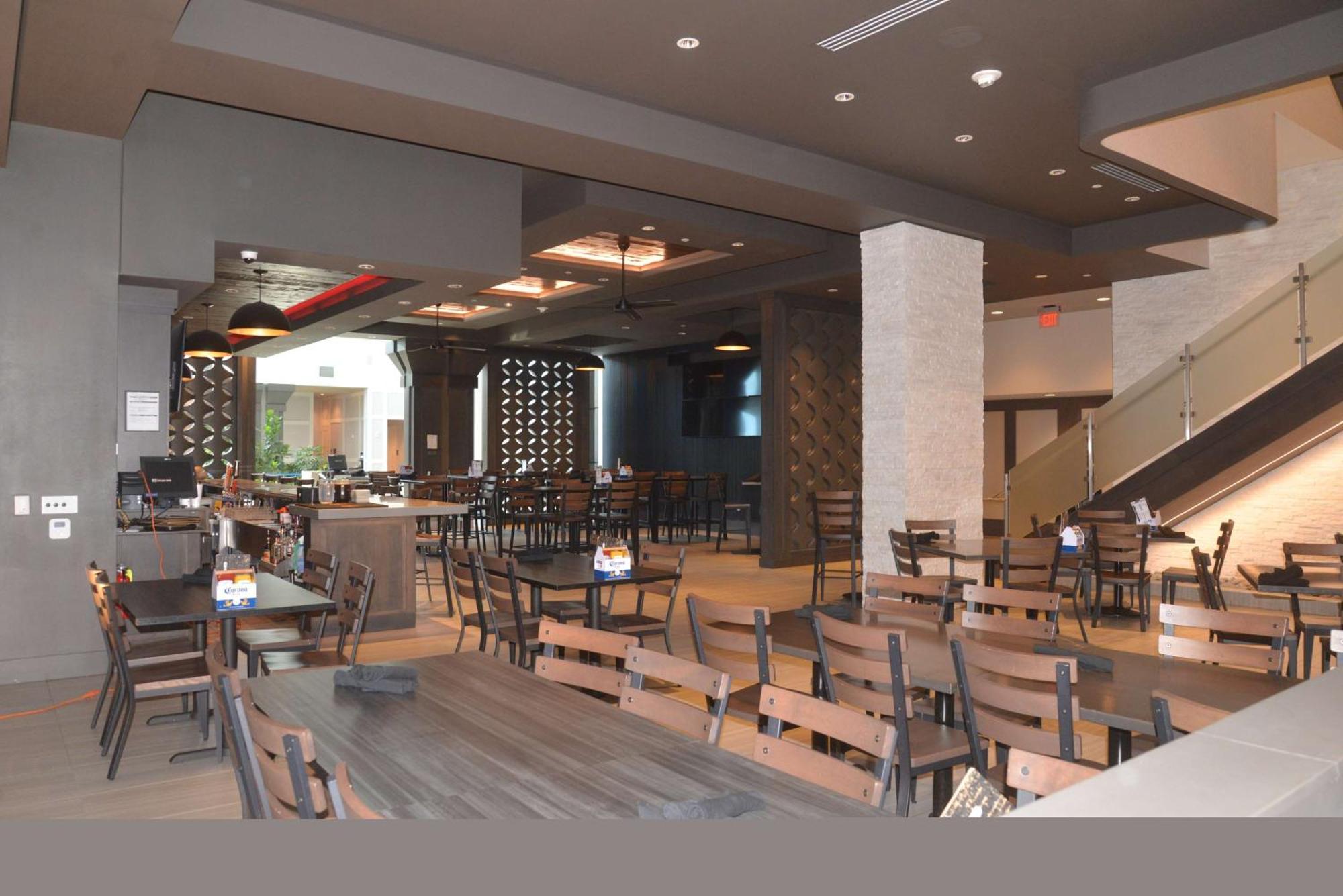 Embassy Suites By Hilton Kansas City Олатей Екстериор снимка
