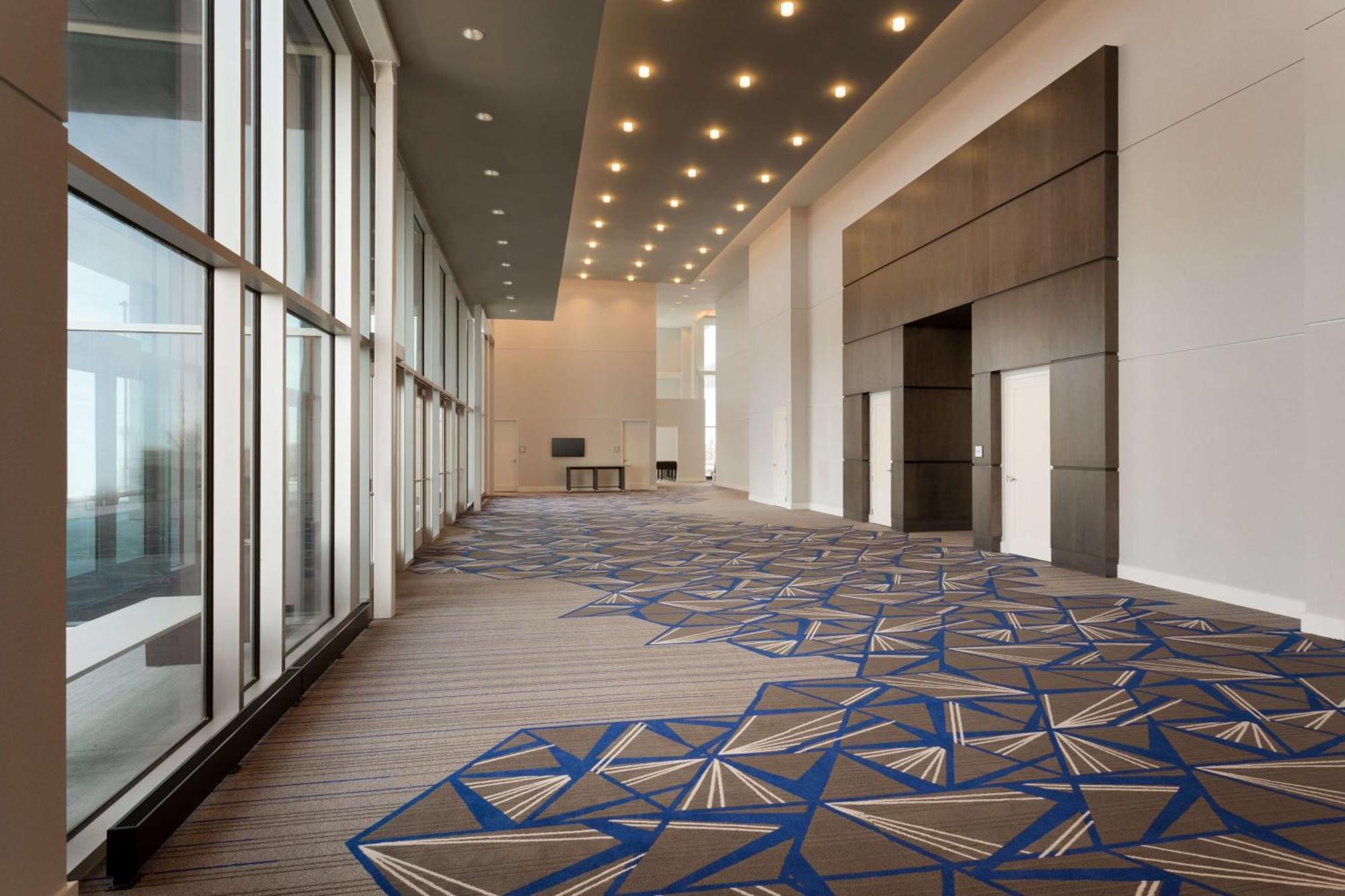 Embassy Suites By Hilton Kansas City Олатей Екстериор снимка