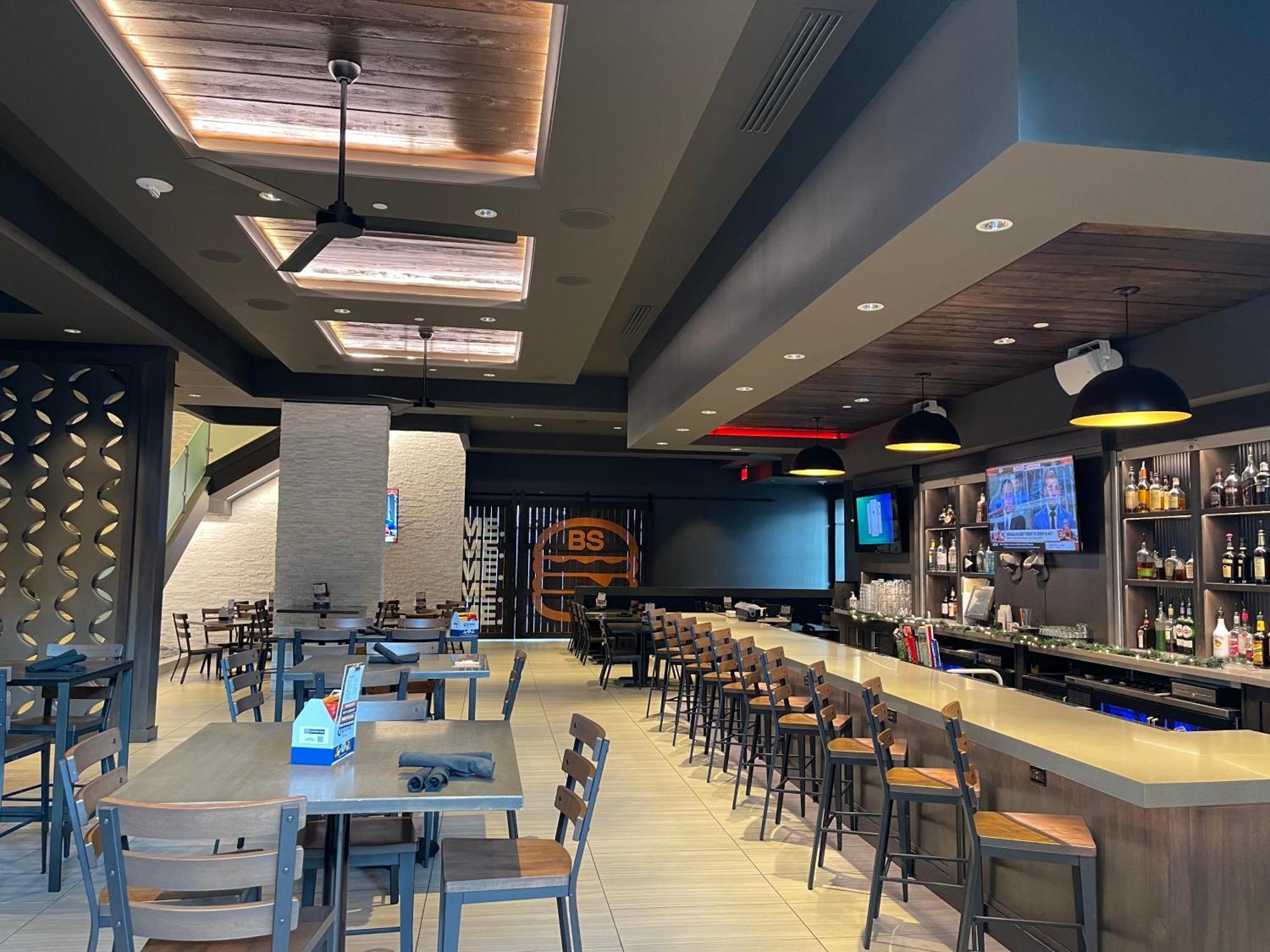 Embassy Suites By Hilton Kansas City Олатей Екстериор снимка