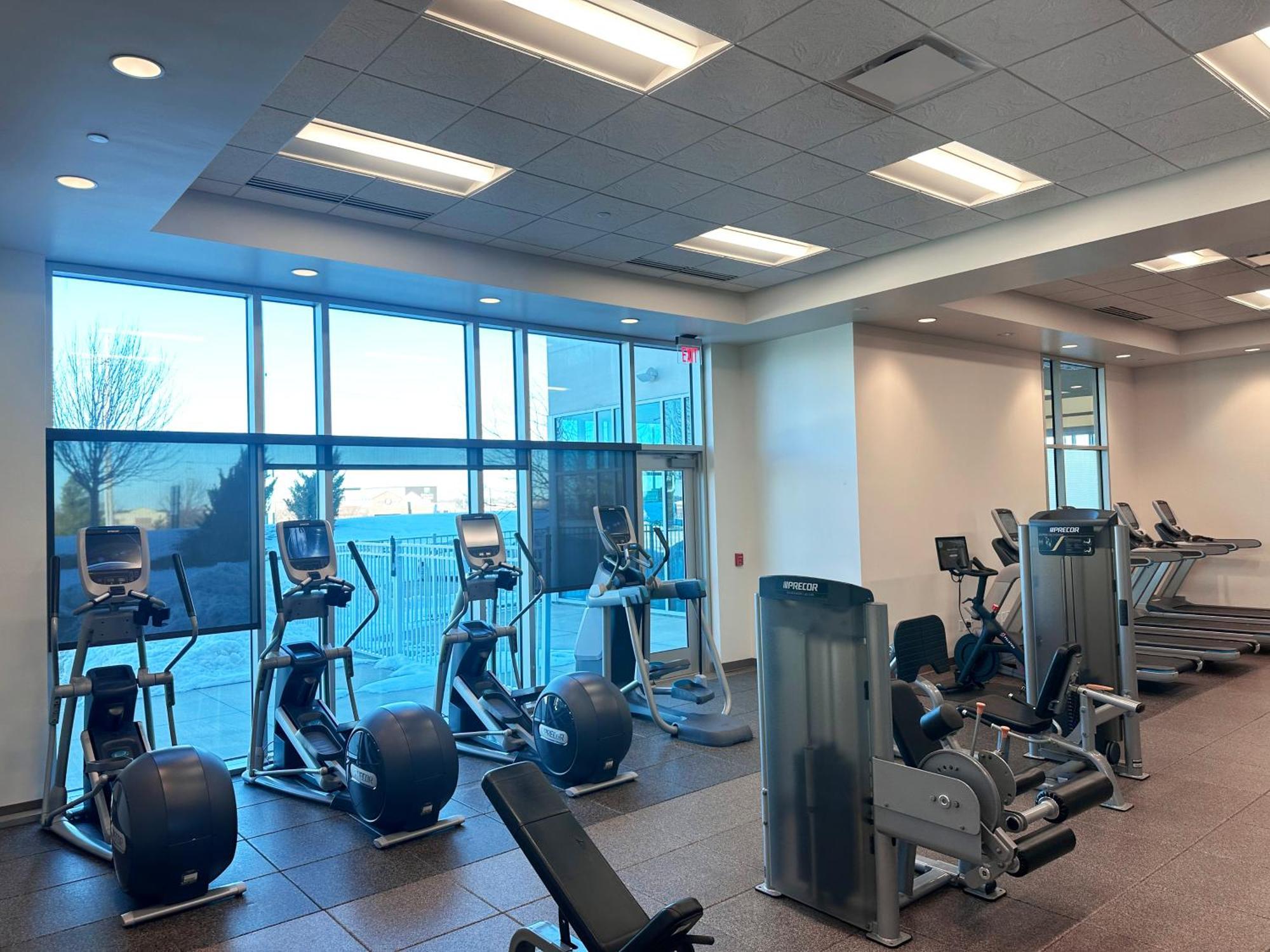 Embassy Suites By Hilton Kansas City Олатей Екстериор снимка
