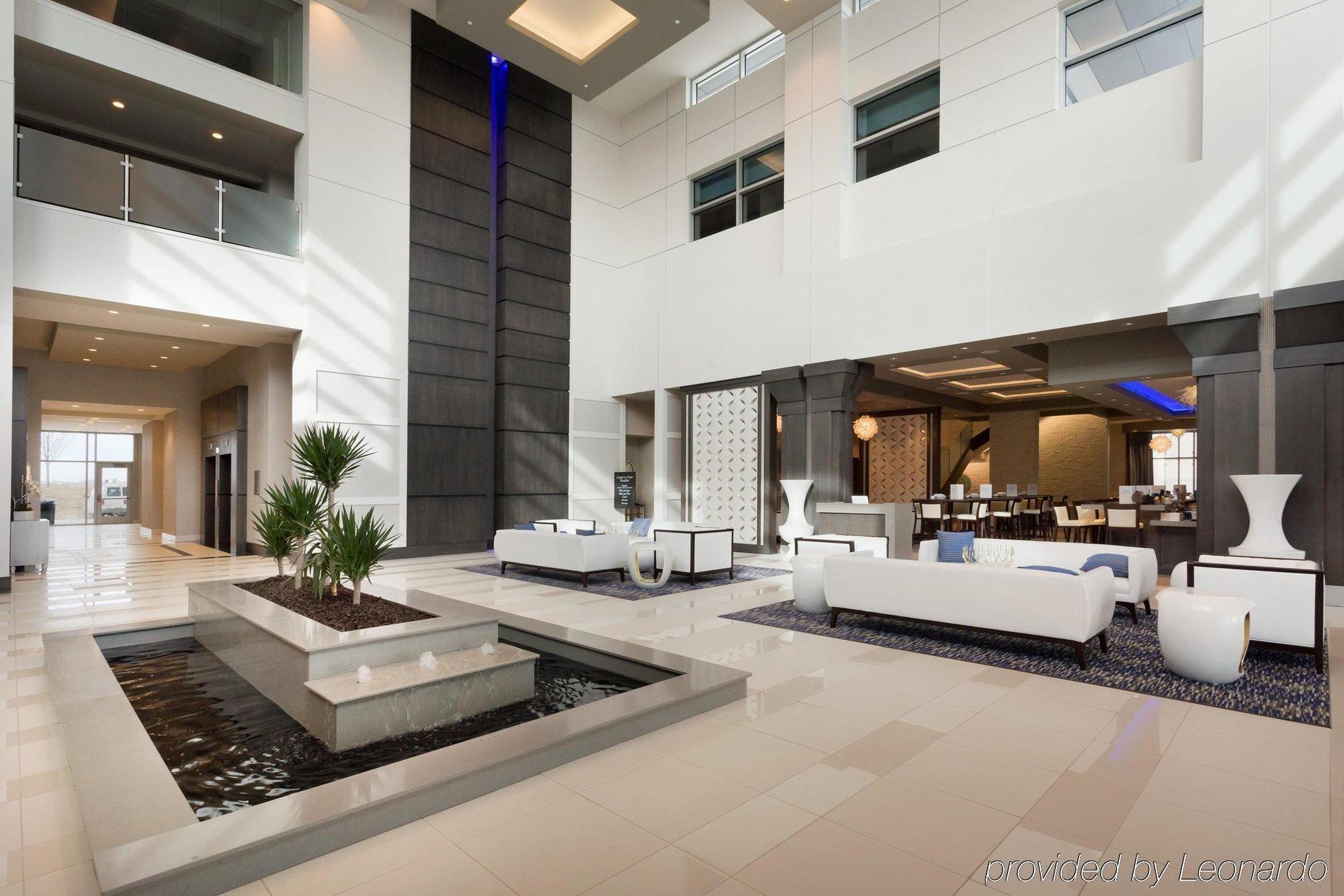 Embassy Suites By Hilton Kansas City Олатей Екстериор снимка